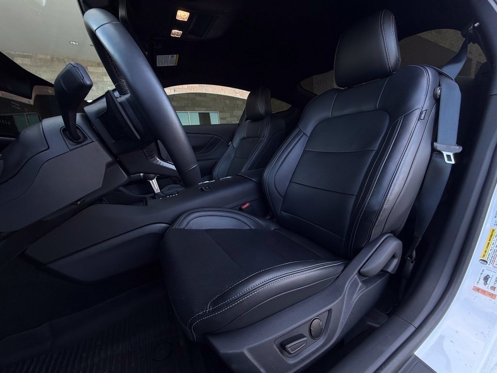 Used 2025 Ford Mustang GT Premium RWD image 5