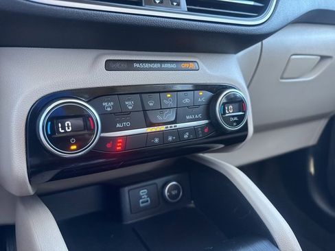 Used 2021 Ford Escape SEL image 5