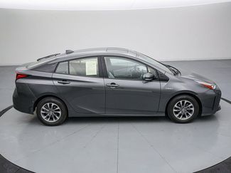 Used 2019 Toyota Prius Limited w/ Premium Convenience Package video 3