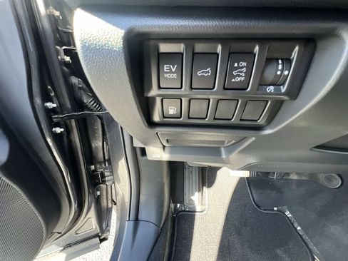 Used 2025 Subaru Forester Limited AWD/4WD image 18