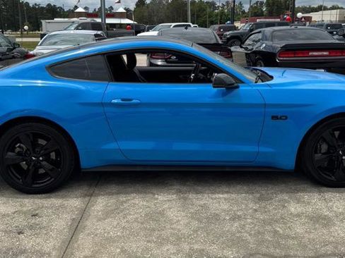 Used 2022 Ford Mustang GT Premium w/ Equipment Group 401A RWD image 4