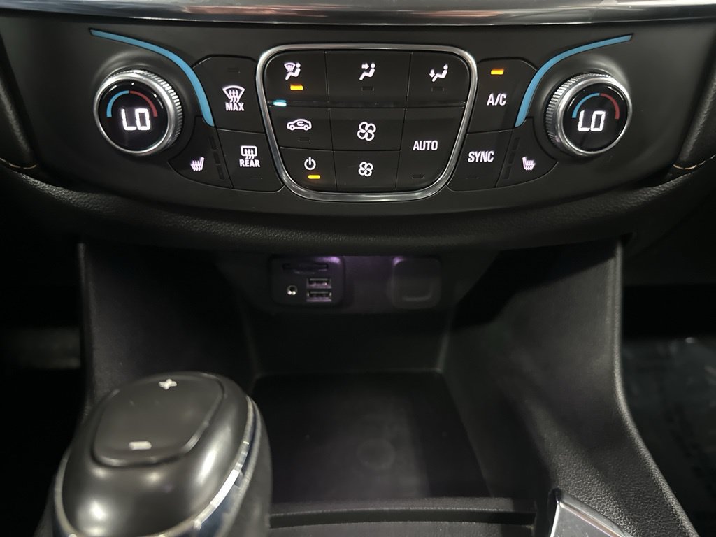 Used 2021 Chevrolet Traverse RS AWD/4WD image 25