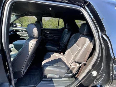 Used 2023 Chevrolet Traverse RS FWD image 24