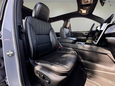 Used 2024 GMC Sierra EV Denali image 30