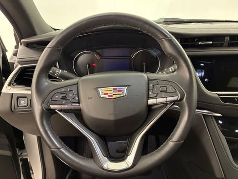 Used 2023 Cadillac XT6 Luxury image 22