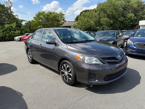 Used 2012 Toyota Corolla L FWD image 3