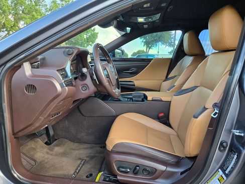 Used 2020 Lexus ES 300h w/ Premium Package FWD image 10