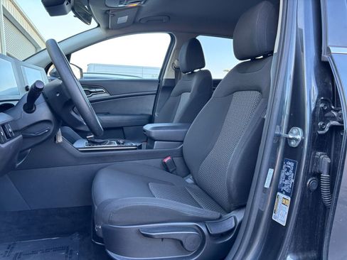 Used 2025 Kia Sportage LX image 25