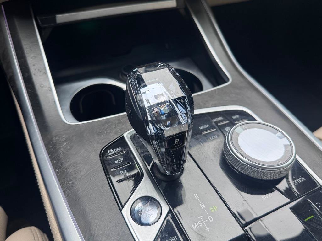 Used 2022 BMW X7 xDrive40i w/ Executive Package AWD/4WD image 4