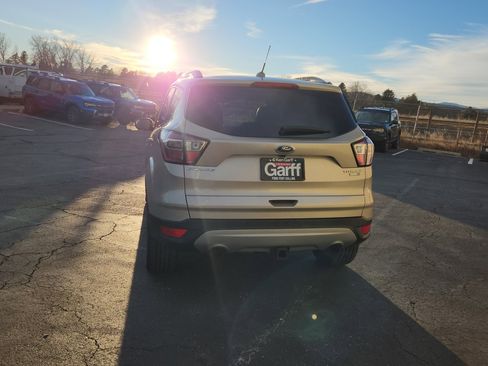 Used 2017 Ford Escape Titanium image 10