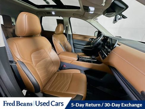 Used 2023 Nissan Pathfinder Platinum image 31