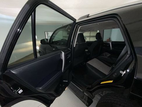 Used 2020 Toyota 4Runner SR5 AWD/4WD image 22