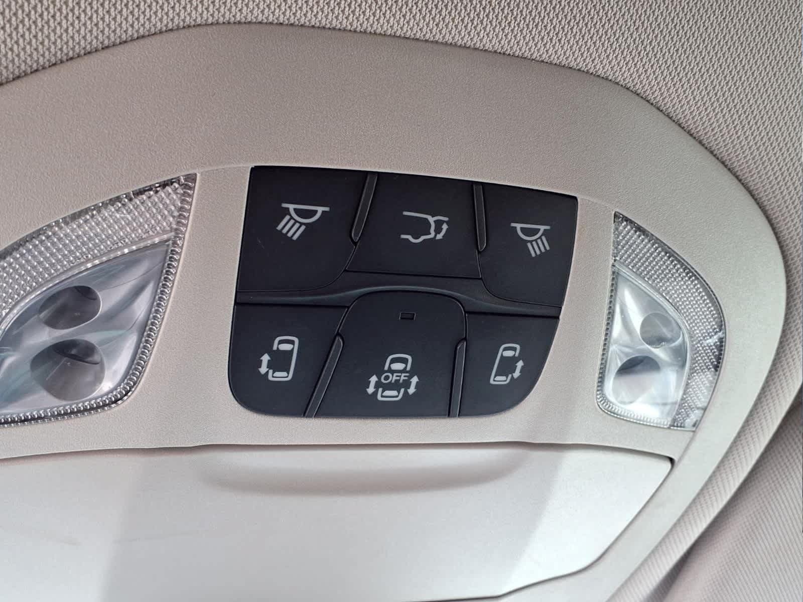 Used 2024 Chrysler Pacifica Touring-L FWD image 24