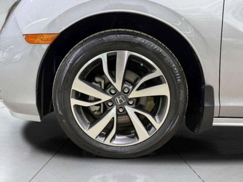 Used 2023 Honda Odyssey Touring image 12