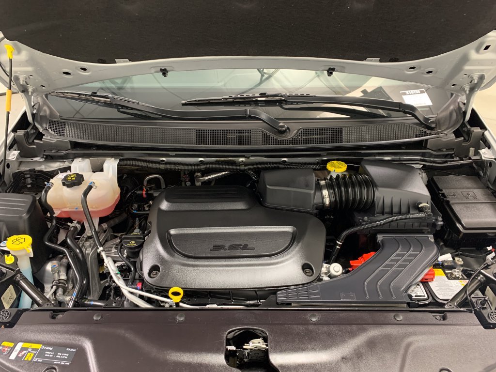 Used 2026 Chrysler Pacifica Select FWD image 32