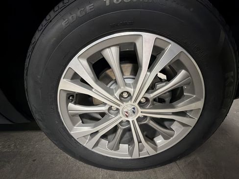 Used 2023 Buick Envision Preferred image 31