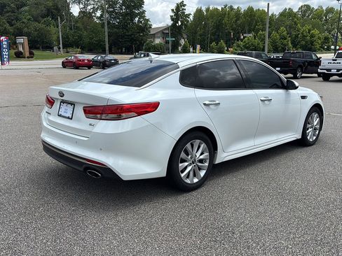 Used 2018 Kia Optima EX FWD image 3