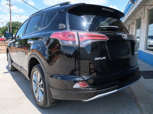 Used 2017 Toyota RAV4 Limited image 7