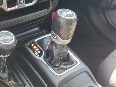 Used 2019 Jeep Wrangler Unlimited Sahara AWD/4WD image 29