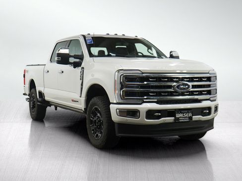 Used 2023 Ford F350 Platinum AWD/4WD image 7