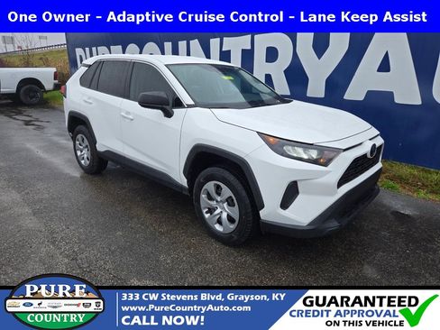 Used 2022 Toyota RAV4 LE image 1