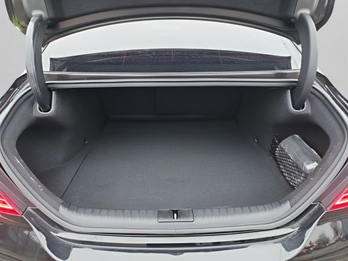 Used 2023 Genesis G70 2.0T w/ Sport Prestige Package image 34