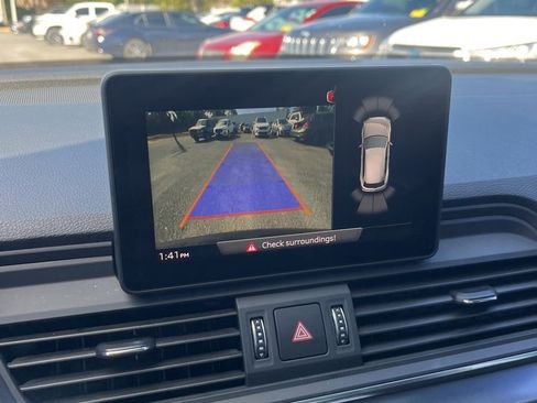 Used 2020 Audi Q5 2.0T Premium w/ Titanium Sport Package image 11