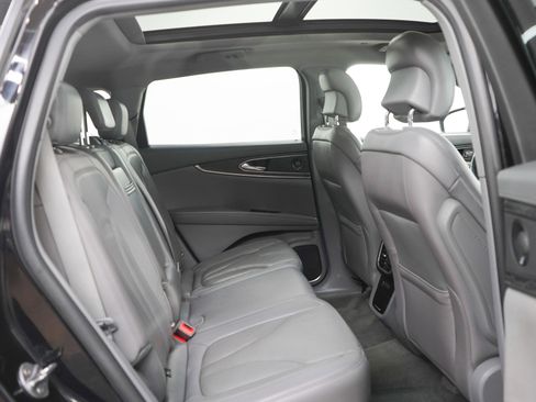 Used 2019 Lincoln Nautilus Reserve w/ Driver Assistance Package AWD/4WD image 12