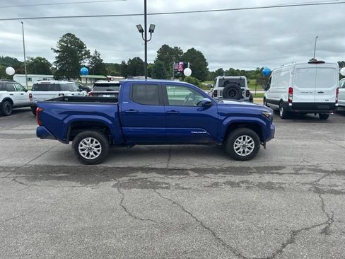 Used 2025 Toyota Tacoma SR5 RWD image 16