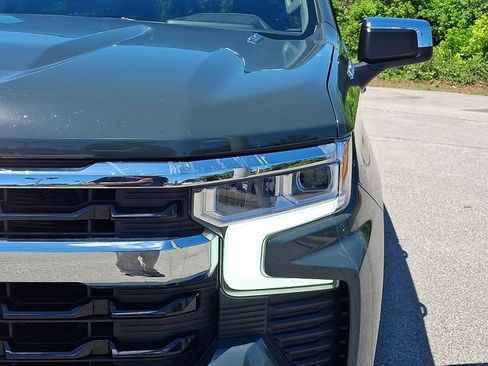 Used 2025 Chevrolet Silverado 1500 LT AWD/4WD image 11