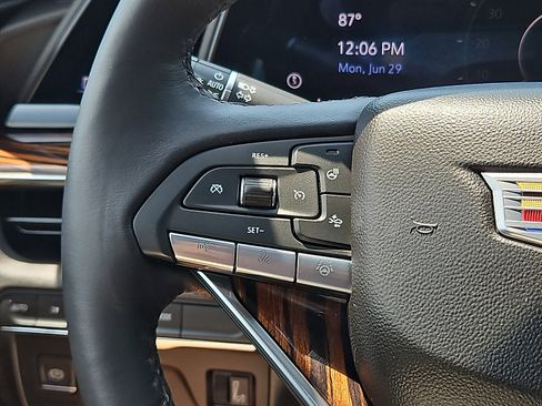 Certified 2023 Cadillac Escalade ESV Premium Luxury AWD/4WD image 22