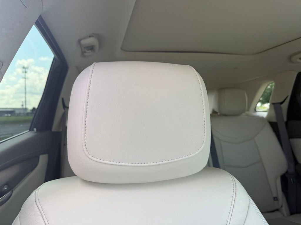 Certified 2024 Cadillac XT5 Premium Luxury AWD/4WD image 33