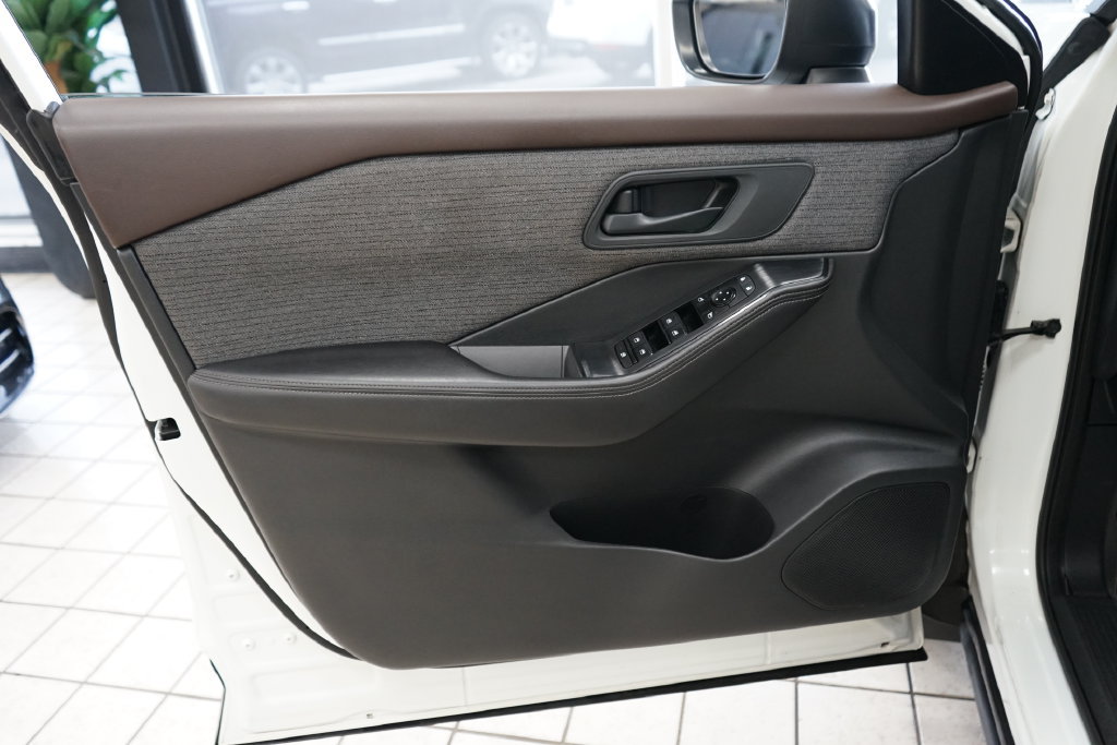 Used 2021 Nissan Rogue S AWD/4WD image 22