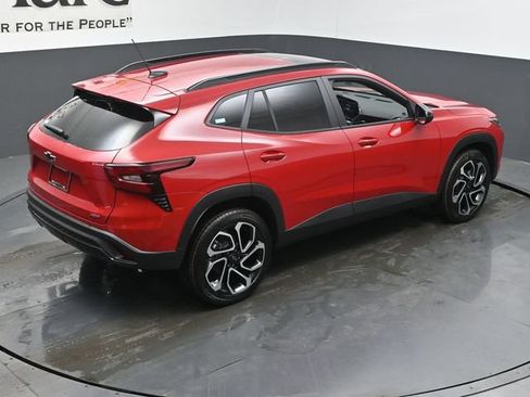 New 2026 Chevrolet Trax RS w/ Sunroof Package FWD image 18