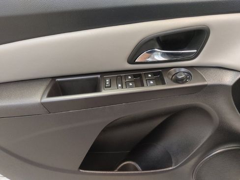Used 2016 Chevrolet Cruze LS FWD image 27