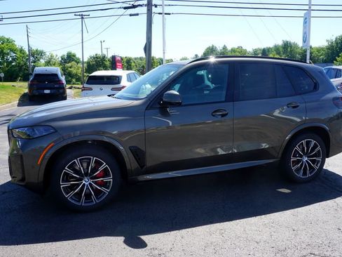 New 2026 BMW X5 xDrive40i w/ M Sport Package AWD/4WD image 2