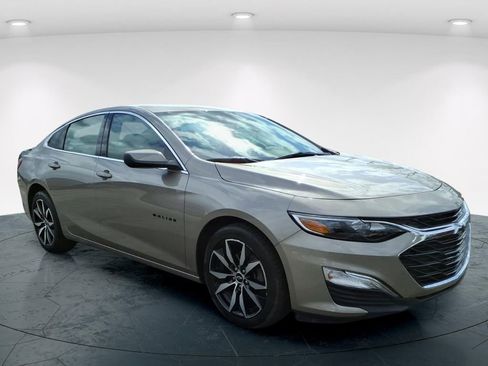 Used 2024 Chevrolet Malibu RS w/ LPO, Floor Liner Package image 1