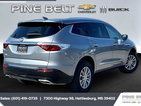 Used 2024 Buick Enclave Essence FWD image 11