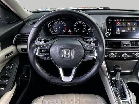 Used 2018 Honda Accord Touring image 6