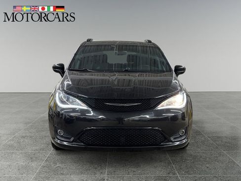 Used 2019 Chrysler Pacifica Touring Plus w/ S Appearance Package image 8