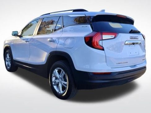 Used 2023 GMC Terrain SLE w/ Driver Convenience Package image 6
