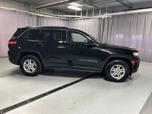 Used 2023 Jeep Grand Cherokee Laredo AWD/4WD image 8