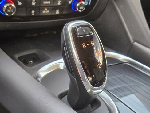 Used 2018 Buick Enclave Essence image 14