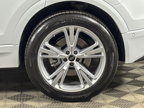 Used 2023 Audi Q8 Premium Plus AWD/4WD image 26
