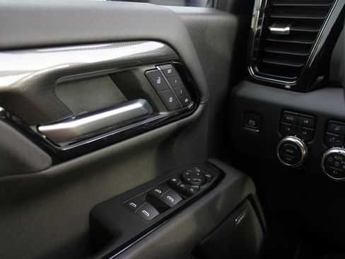 Used 2025 GMC Sierra 2500 AT4 w/ AT4 Premium Plus Package image 25