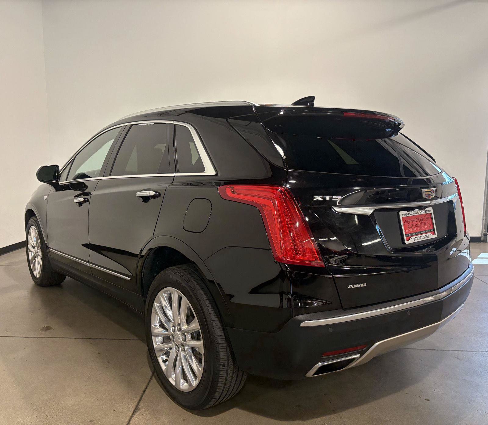 Used 2017 Cadillac XT5 Platinum AWD/4WD image 5
