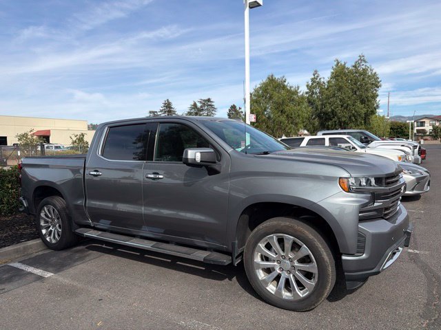 Used 2020 Chevrolet Silverado 1500 High Country w/ Technology Package AWD/4WD image 3