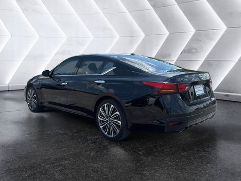 Used 2024 Nissan Altima 2.5 SL FWD image 5
