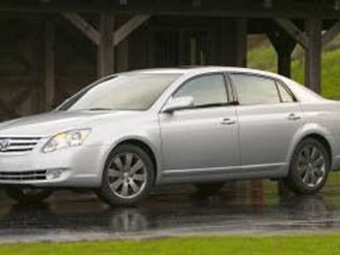 Used 2005 Toyota Avalon Touring FWD image 1