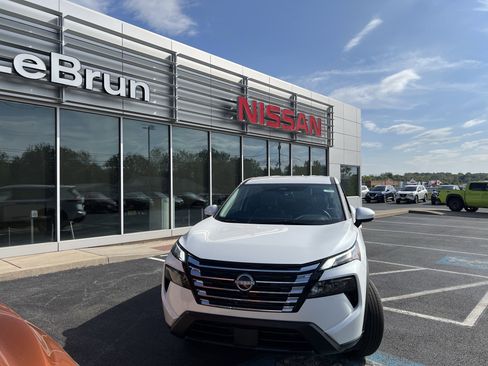 New 2026 Nissan Rogue SV image 7